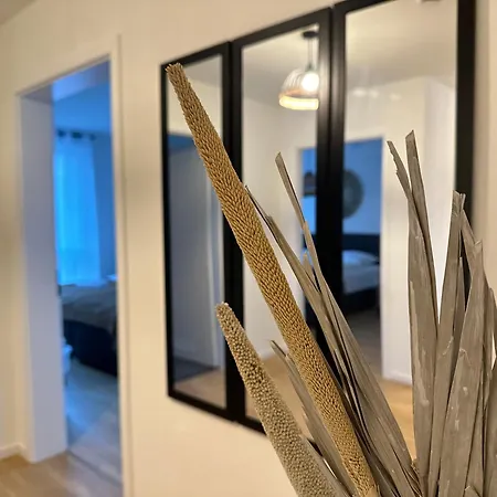 Amao Grey - 86 M2 - Balcony - King-size Beds - Free Parking - Near Europa-park - Up To 12 Guests With 2 Units * Rheinhausen