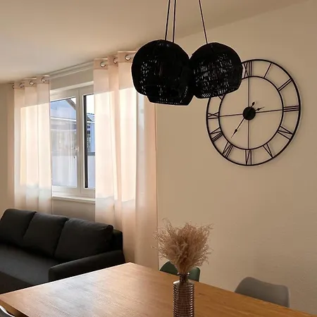 Amao-grey I 86qm I Modernes I 86qm I Balkon, Netflix I Parkplatz I Naehe Europa-park Apartment Rheinhausen