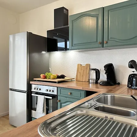 Apartment Amao-grey I 86qm I Modernes I 86qm I Balkon, Netflix I Parkplatz I Naehe Europa-park Rheinhausen